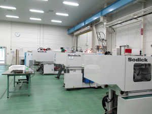 シリコーン成形機